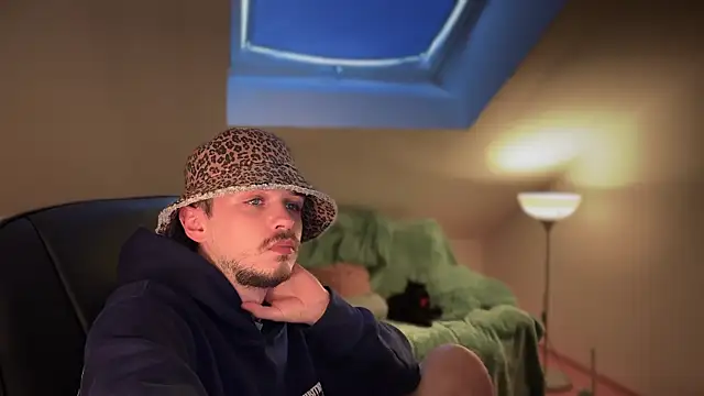 Snapshot of naked_psy chatting on 14, 3, 2025 naked psy online show from 14, 3, 2025