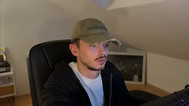 Snapshot of naked_psy chatting on 30, 10, 2025 naked psy online show from 30, 10, 2025