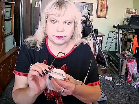 Snapshot of LOLA8888 chatting on 25, 9, 2025 LOLA8888 online show from 25, 9, 2025