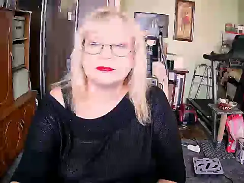 Snapshot of LOLA8888 chatting on 28, 9, 2025 LOLA8888 online show from 28, 9, 2025