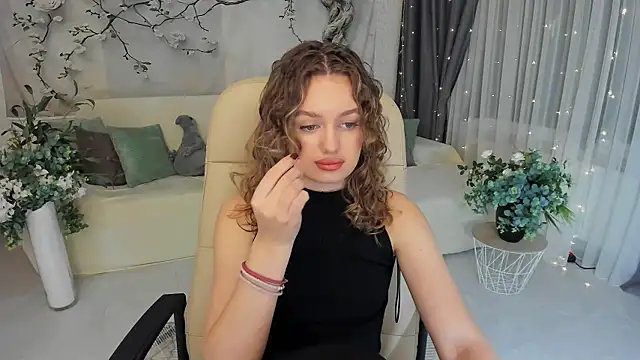 MiracleCurly online show from 27, 10, 2025