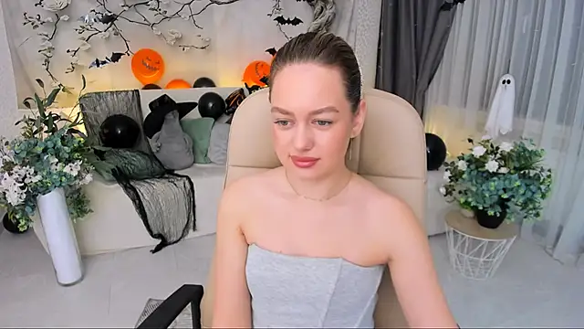 MiracleCurly online show from 3, 11, 2025