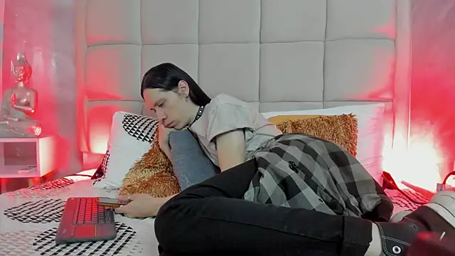 Snapshot of Hecatee_77 chatting on 18, 2, 2026 Hecatee 77 online show from 18, 2, 2026