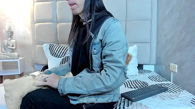 Snapshot of Hecatee_77 chatting on 25, 2, 2026 Hecatee 77 online show from 25, 2, 2026