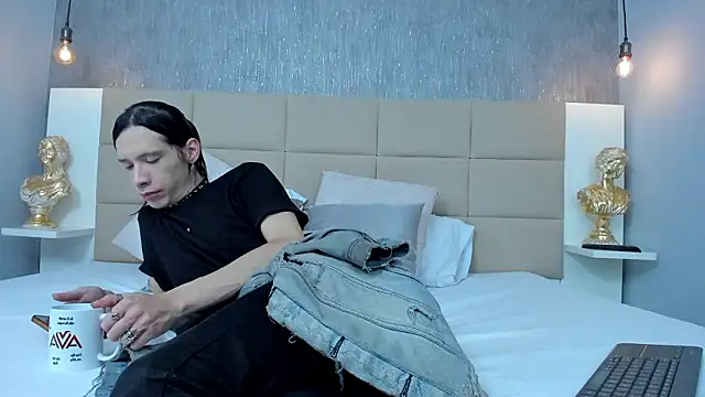 Snapshot of Hecatee_77 chatting on 7, 3, 2026 Hecatee 77 online show from 7, 3, 2026