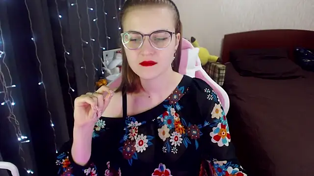 MissBrightShine online show from 22, 1, 2025