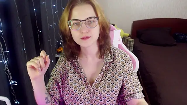 MissBrightShine online show from 24, 1, 2025