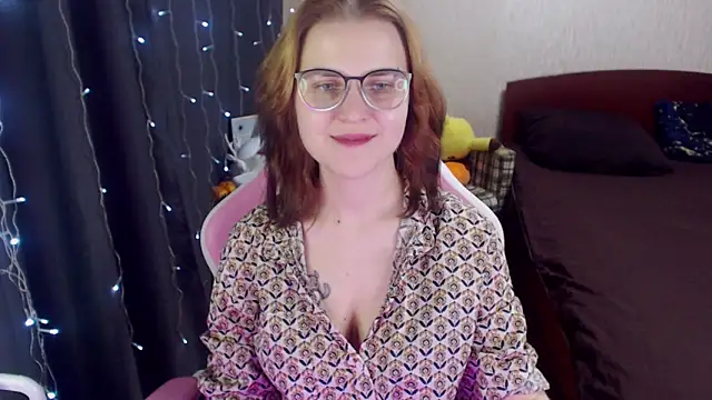 MissBrightShine online show from 28, 1, 2025