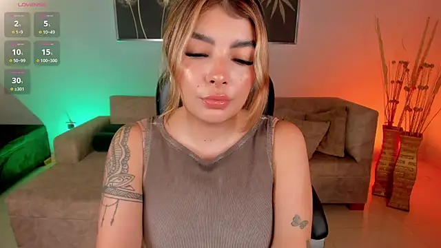 LisaMonroe  online show from 9, 3, 2025