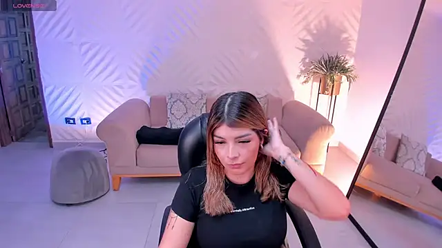 LisaMonroe  online show from 10, 3, 2025