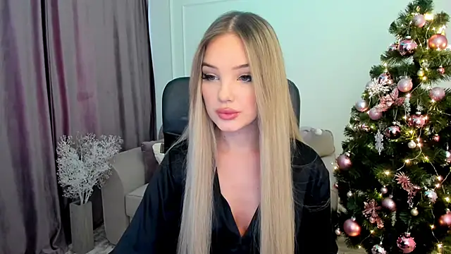 Snapshot of FloweryLove_1 chatting on 17, 12, 2024 FloweryLove 1 online show from 17, 12, 2024