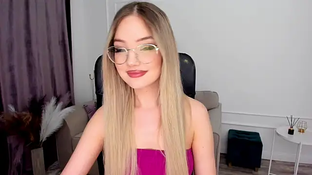 Snapshot of FloweryLove_1 chatting on 17, 1, 2025 FloweryLove 1 online show from 17, 1, 2025
