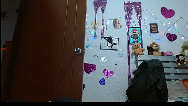 Saray extrovert  online show from 5, 12, 2024