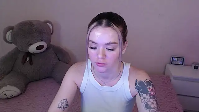 Snapshot of miaacatt chatting on 23, 1, 2025 miaacatt online show from 23, 1, 2025