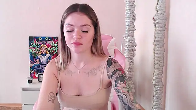 Snapshot of miaacatt chatting on 27, 9, 2025 miaacatt online show from 27, 9, 2025