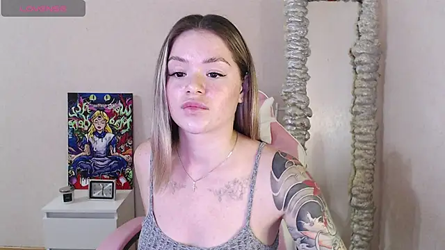 Snapshot of miaacatt chatting on 21, 10, 2025 miaacatt online show from 21, 10, 2025