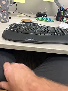 Bigbi6foot5 online show from 15, 10, 2025