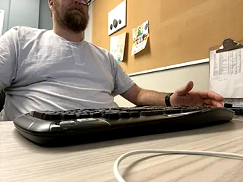 Bigbi6foot5 online show from 6, 11, 2025