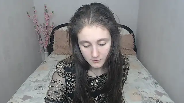 Holliy Cooper online show from 17, 12, 2024