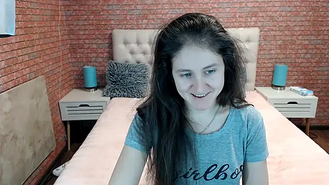 Holliy Cooper online show from 24, 12, 2024