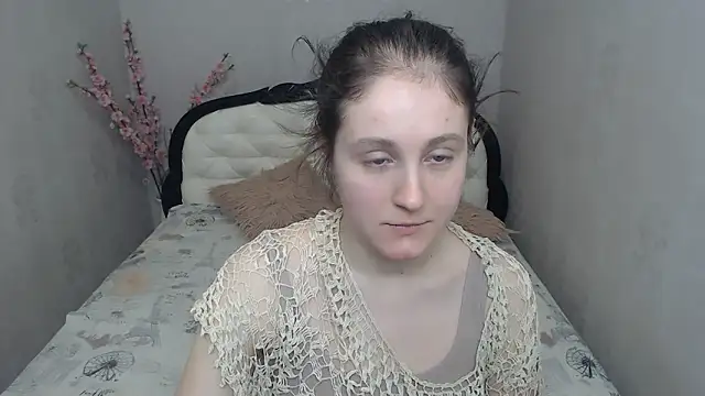 Holliy Cooper online show from 30, 3, 2026