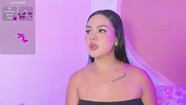 amber white25  online show from 4, 2, 2025