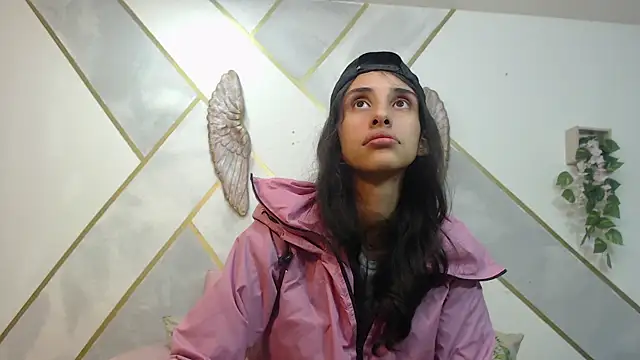 RoxanaCyrano  online show from 5, 12, 2025