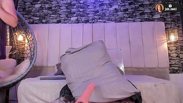 jade swet online show from 9, 11, 2025