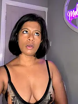 Snapshot of RoseMelanie chatting on 8, 10, 2025 RoseMelanie online show from 8, 10, 2025