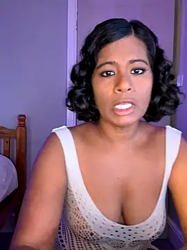 Snapshot of RoseMelanie chatting on 12, 10, 2025 RoseMelanie online show from 12, 10, 2025