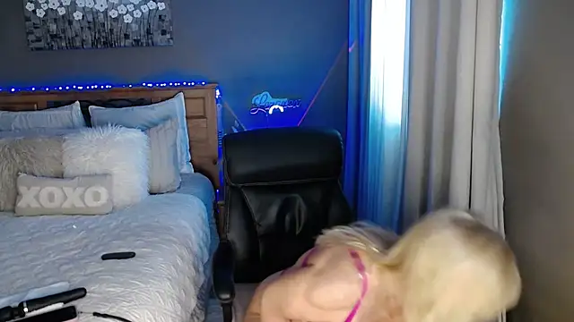 Lenaxox online show from 6, 1, 2026