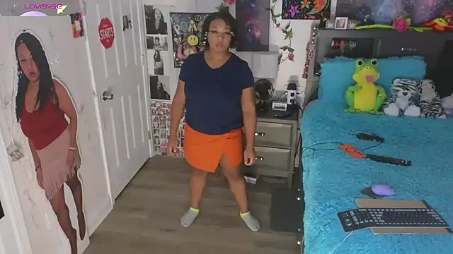 Snapshot of temptressbeauty24 chatting on 11, 10, 2025 temptressbeauty24 online show from 11, 10, 2025