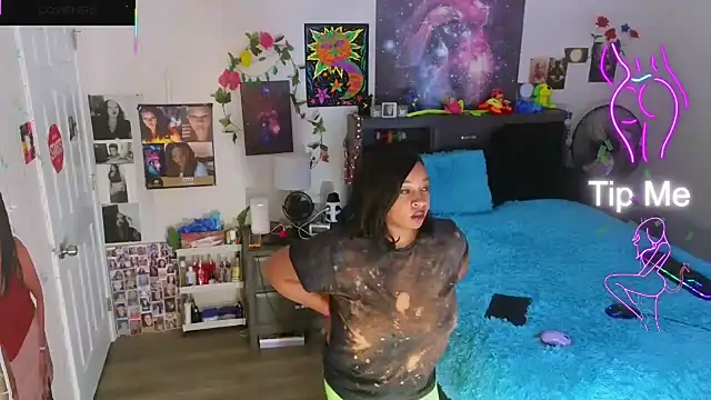 Snapshot of temptressbeauty24 chatting on 22, 10, 2025 temptressbeauty24 online show from 22, 10, 2025