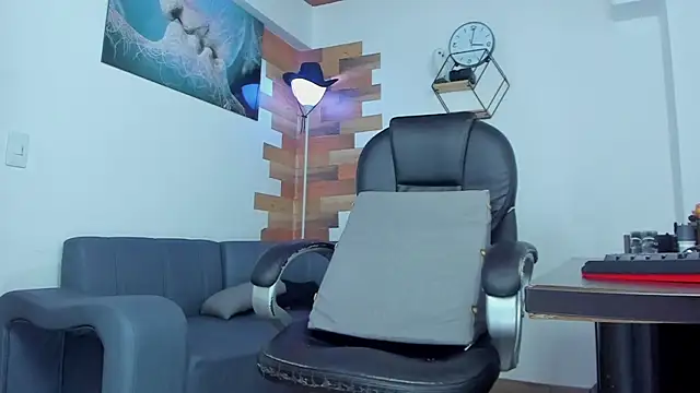 Snapshot of vincen_jose chatting on 2, 2, 2025 vincen jose online show from 2, 2, 2025