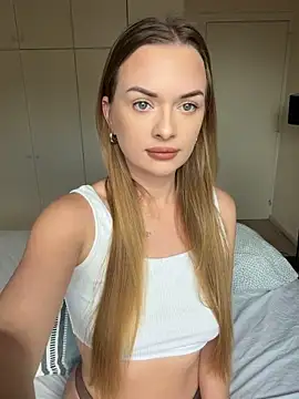 ElenaRebelle online show from 4, 5, 2026