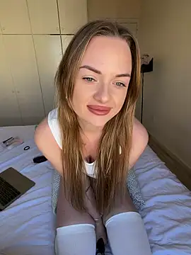ElenaRebelle online show from 7, 5, 2026