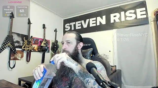 Snapshot of StevenRiseNYC chatting on 8, 4, 2026 StevenRiseNYC online show from 8, 4, 2026