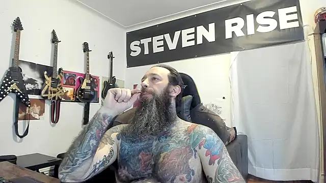 Snapshot of StevenRiseNYC chatting on 13, 4, 2026 StevenRiseNYC online show from 13, 4, 2026