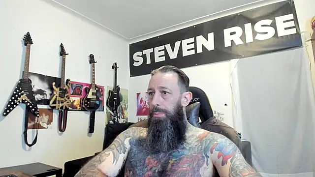 Snapshot of StevenRiseNYC chatting on 25, 4, 2026 StevenRiseNYC online show from 25, 4, 2026