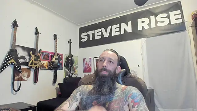 Snapshot of StevenRiseNYC chatting on 3, 5, 2026 StevenRiseNYC online show from 3, 5, 2026