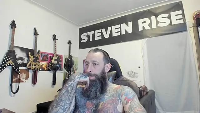 Snapshot of StevenRiseNYC chatting on 5, 5, 2026 StevenRiseNYC online show from 5, 5, 2026