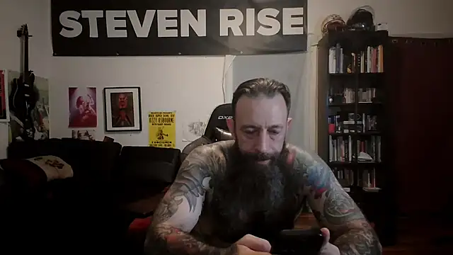 Snapshot of StevenRiseNYC chatting on 7, 5, 2026 StevenRiseNYC online show from 7, 5, 2026