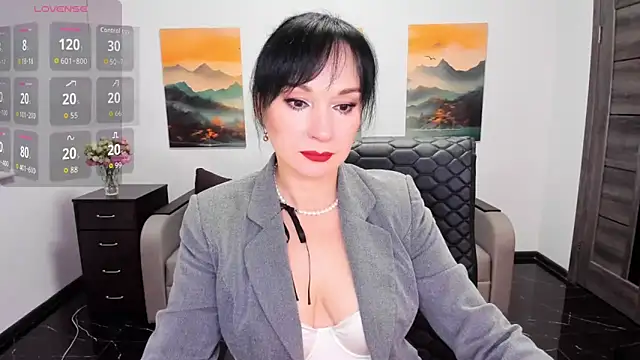 Snapshot of Sofia_Ford chatting on 9, 10, 2025 Sofia Ford online show from 9, 10, 2025