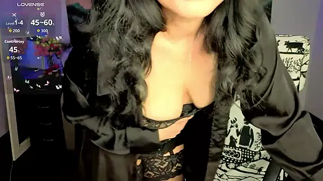 Snapshot of Sofia_Ford chatting on 1, 4, 2026 Sofia Ford online show from 1, 4, 2026