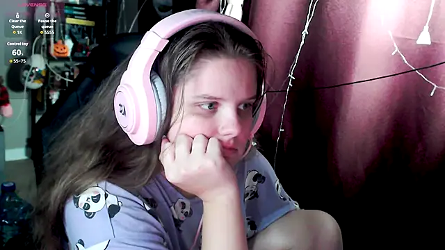 Snapshot of so_cute777 chatting on 21, 10, 2025 so cute777 online show from 21, 10, 2025