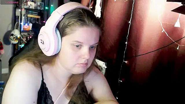 Snapshot of so_cute777 chatting on 4, 11, 2025 so cute777 online show from 4, 11, 2025