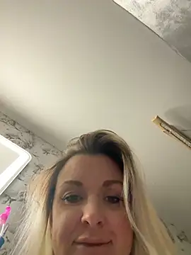 Snapshot of Bella-Tight chatting on 18, 2, 2026 Bella-Tight online show from 18, 2, 2026