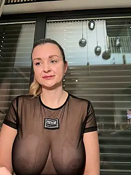 Snapshot of Bella-Tight chatting on 27, 2, 2026 Bella-Tight online show from 27, 2, 2026