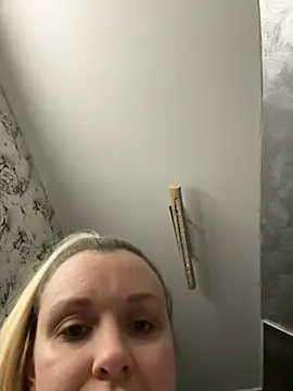 Snapshot of Bella-Tight chatting on 3, 3, 2026 Bella-Tight online show from 3, 3, 2026