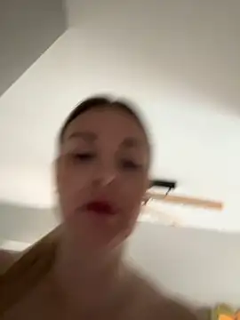 Snapshot of Bella-Tight chatting on 17, 3, 2026 Bella-Tight online show from 17, 3, 2026